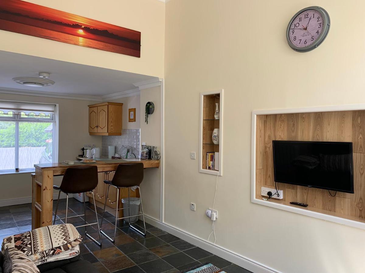 קרלו Cut Limestone Apartment Riverside Lodge מראה חיצוני תמונה